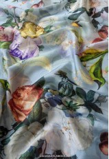 Pañuelo seda con flores y pajaritos